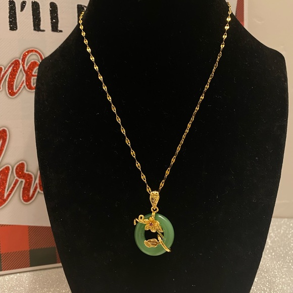 JADE  NECKLACE - Picture 6 of 7